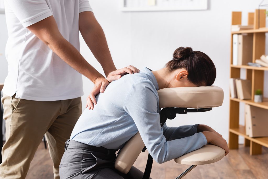 Terapia tkanek miękkich szkolenie – Istota, implementacja i rola warsztatów w rozwijaniu umiejętności terapeutycznych