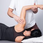 Terapia powięziowa szkolenie – sposób do zrozumienia fizyczności i efektywnej, uważnej relacji z klientem